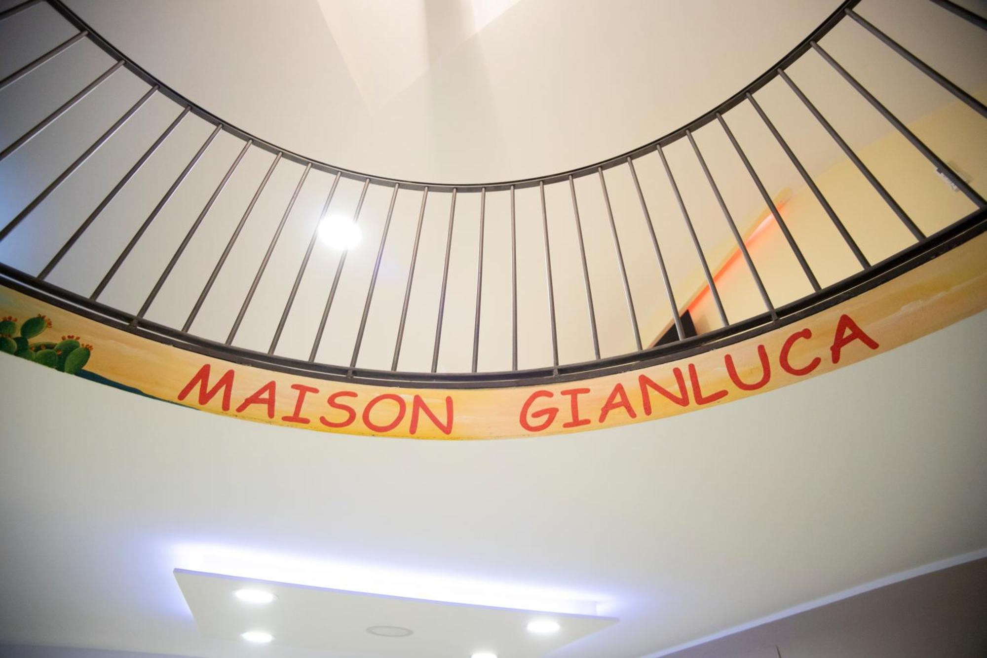Gianluca Maison * Aeroporto di Catania Fontana Rossa